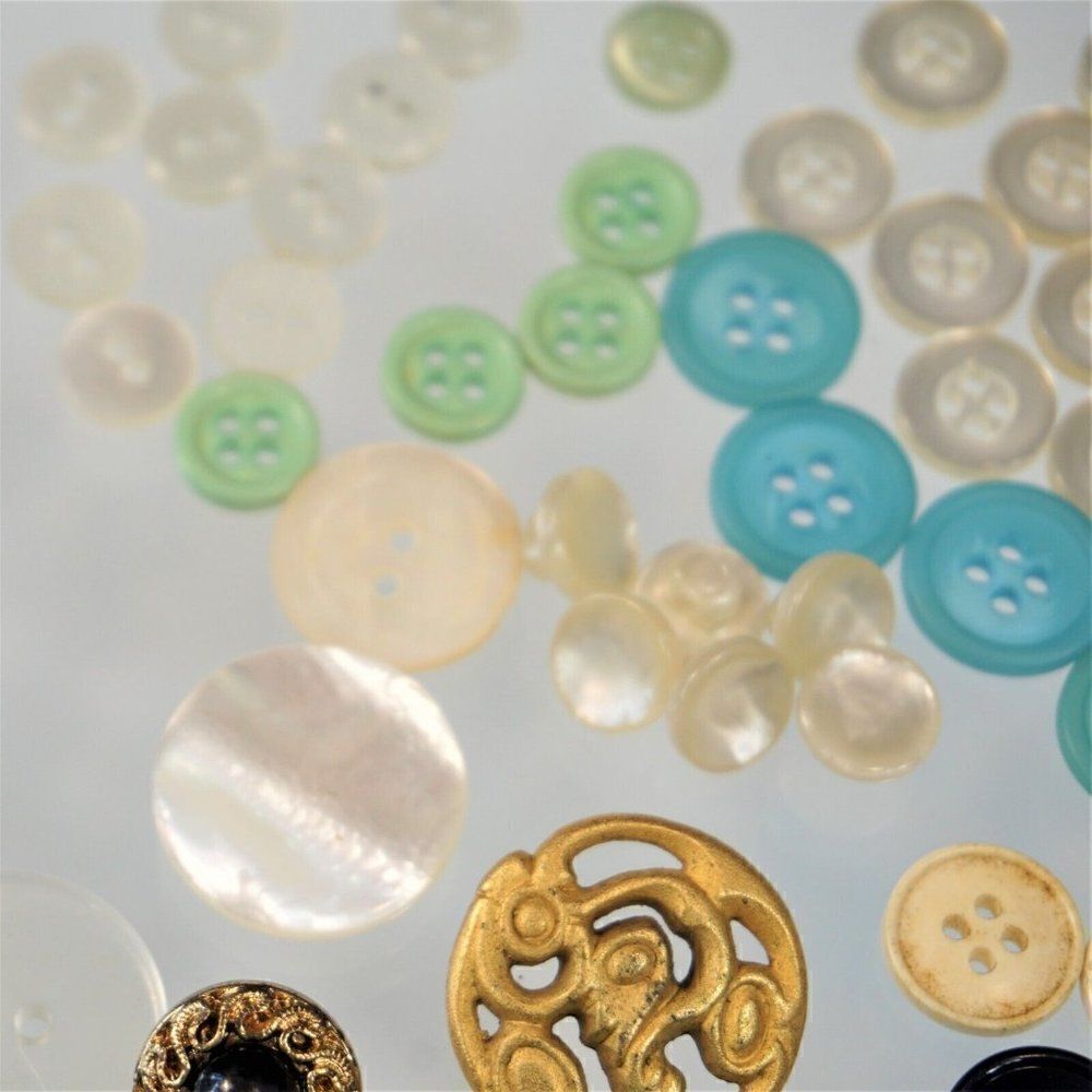 Vintage Buttons Mixed Lot - Picture 8 of 13